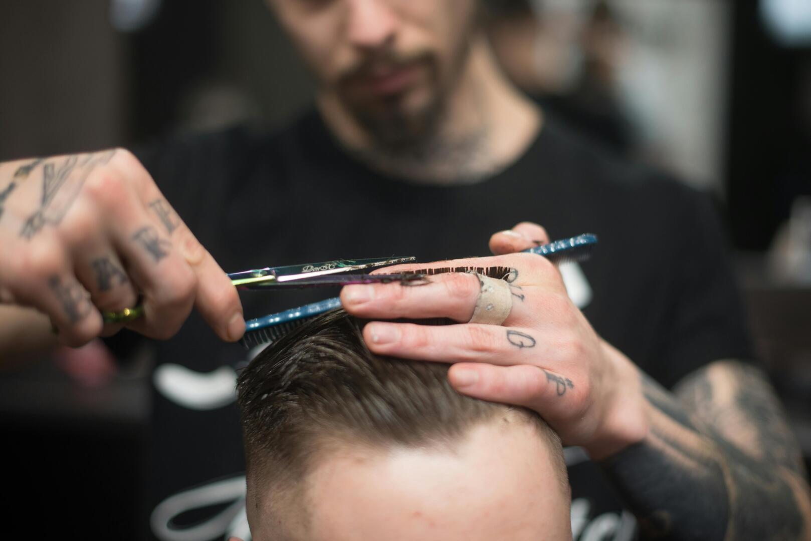 Sarmandoz Barber
